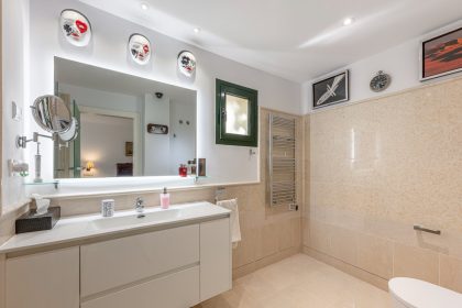 2036e53093560f2c4736ebf7ff07fe86 - 20