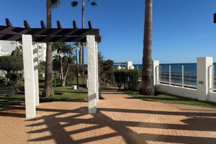 20a6d5179342c3dc9e2eb0412de15523 - 16