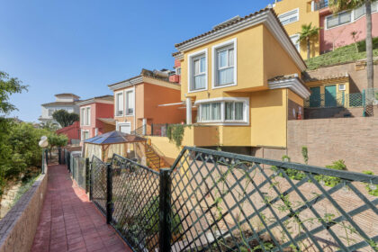 212b90548ec655efe04289a925f53caf - 2