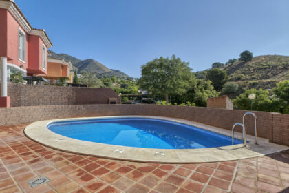 212b90548ec655efe04289a925f53caf - 3