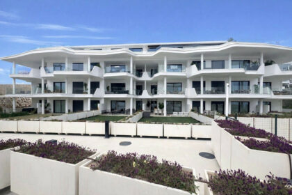 2149a1efcfd14ddf4a9beffc7b3e67e2 - 20