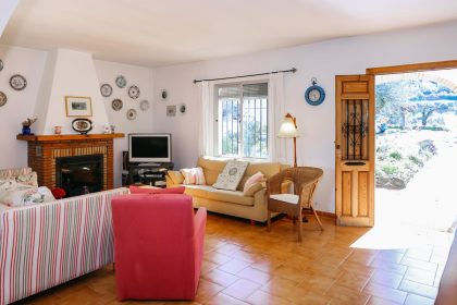 223b264b7e6a2a673f56a1b47c059450 - 18