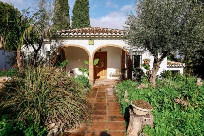 223b264b7e6a2a673f56a1b47c059450 - 5