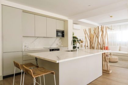 2273023833d16b90a7f6b319ecdae130 - 19