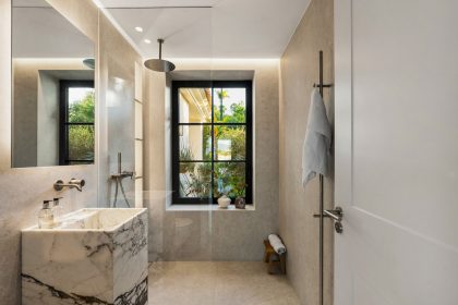 22fce7a035204c023bcc8eb875def644 - 20