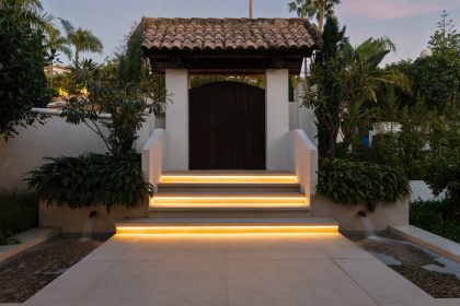 22fce7a035204c023bcc8eb875def644 - 29