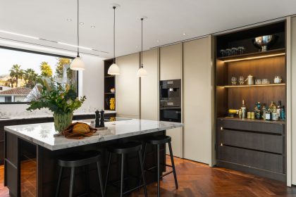 22fce7a035204c023bcc8eb875def644 - 9