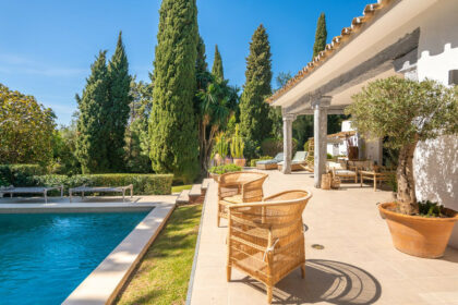 238e3e1bf65faa7d22bca453025bc515 - 1