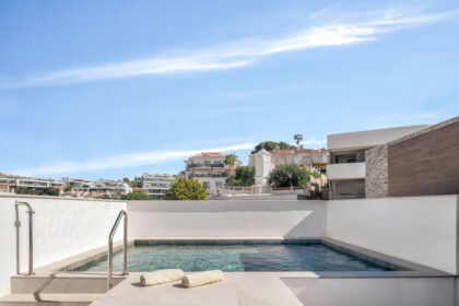 240255faff1cf3f3827d38593ef79ca2 - 19