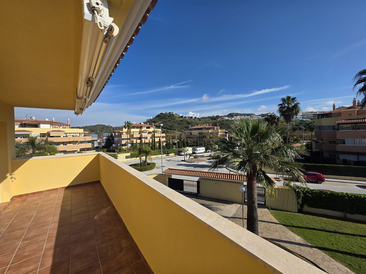 24327276daa601225263e9989a5692f0 - 12