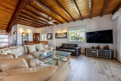 24f4db6d5bee76db5af0401eb4f995a4 - 12