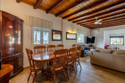 24f4db6d5bee76db5af0401eb4f995a4 - 14