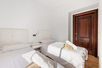 24f4db6d5bee76db5af0401eb4f995a4 - 18