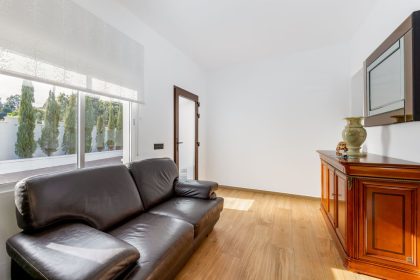 24f4db6d5bee76db5af0401eb4f995a4 - 21