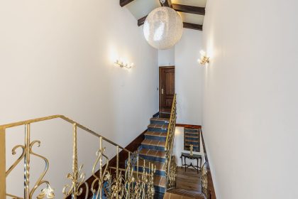 24f4db6d5bee76db5af0401eb4f995a4 - 23