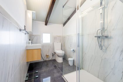 24f4db6d5bee76db5af0401eb4f995a4 - 26