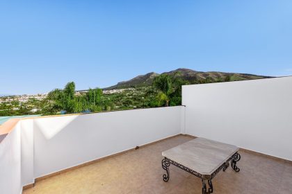 24f4db6d5bee76db5af0401eb4f995a4 - 35