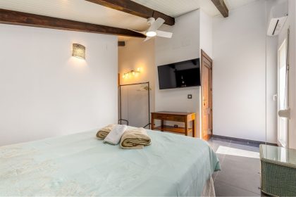 24f4db6d5bee76db5af0401eb4f995a4 - 38