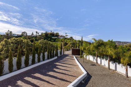 24f4db6d5bee76db5af0401eb4f995a4 - 42