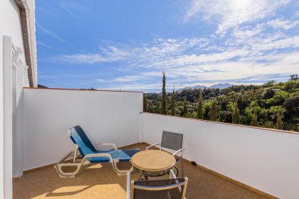 24f4db6d5bee76db5af0401eb4f995a4 - 43