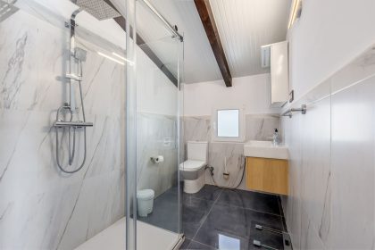 24f4db6d5bee76db5af0401eb4f995a4 - 47