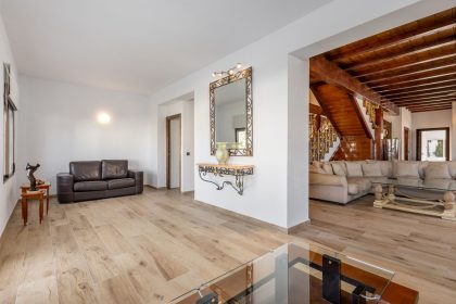 24f4db6d5bee76db5af0401eb4f995a4 - 8