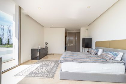 2686e949663e3cb2718d21e43de8396a - 18