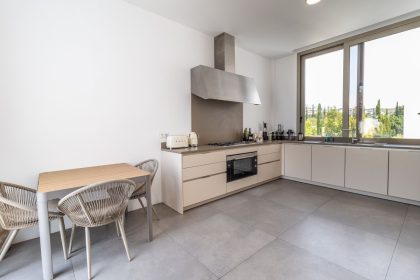 2686e949663e3cb2718d21e43de8396a - 23