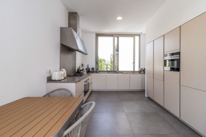 2686e949663e3cb2718d21e43de8396a - 25