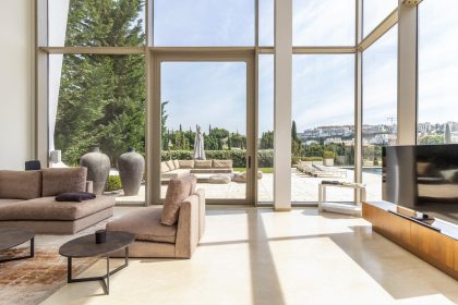 2686e949663e3cb2718d21e43de8396a - 28