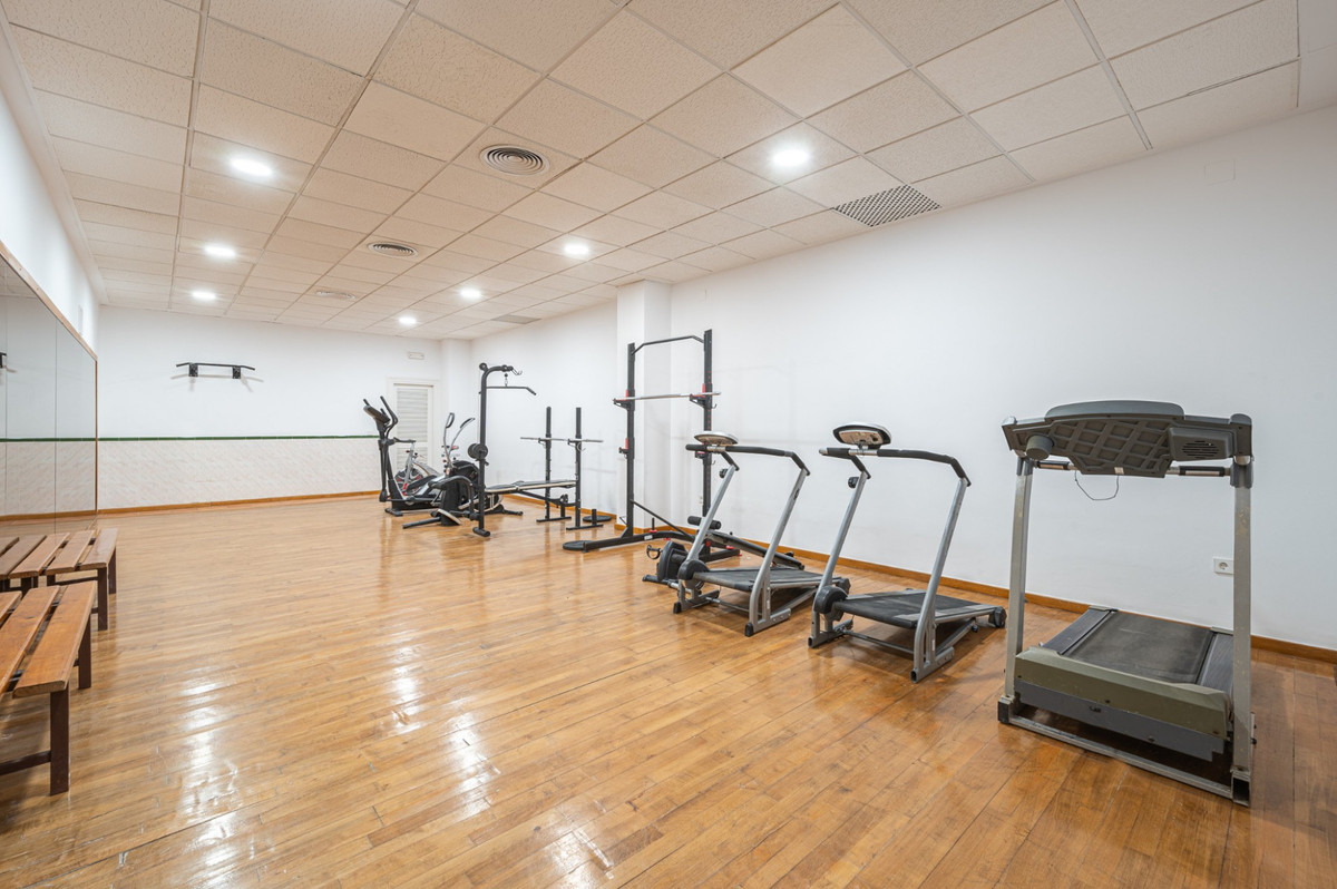 280b428b65c8dcbb47dc4e90618b1d18 - 32