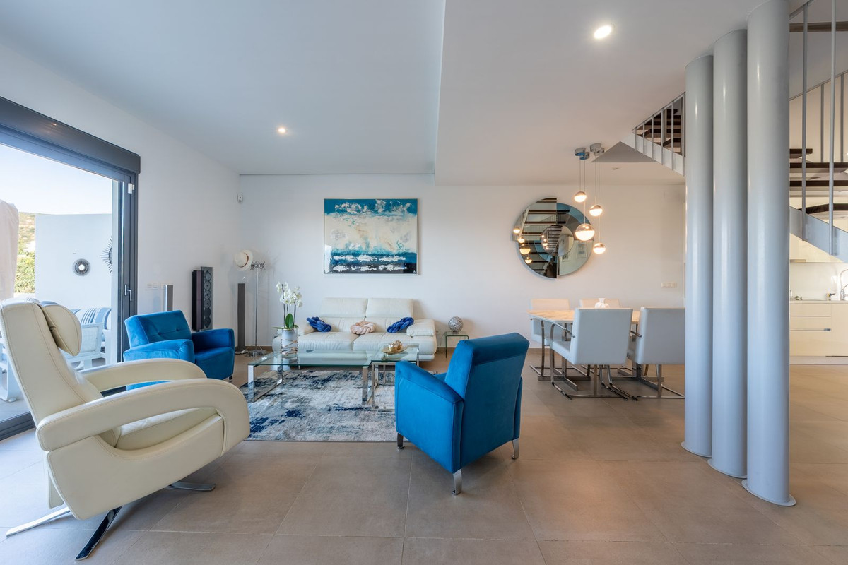 29db65deb4fef67a92b2186244456b93 - 22