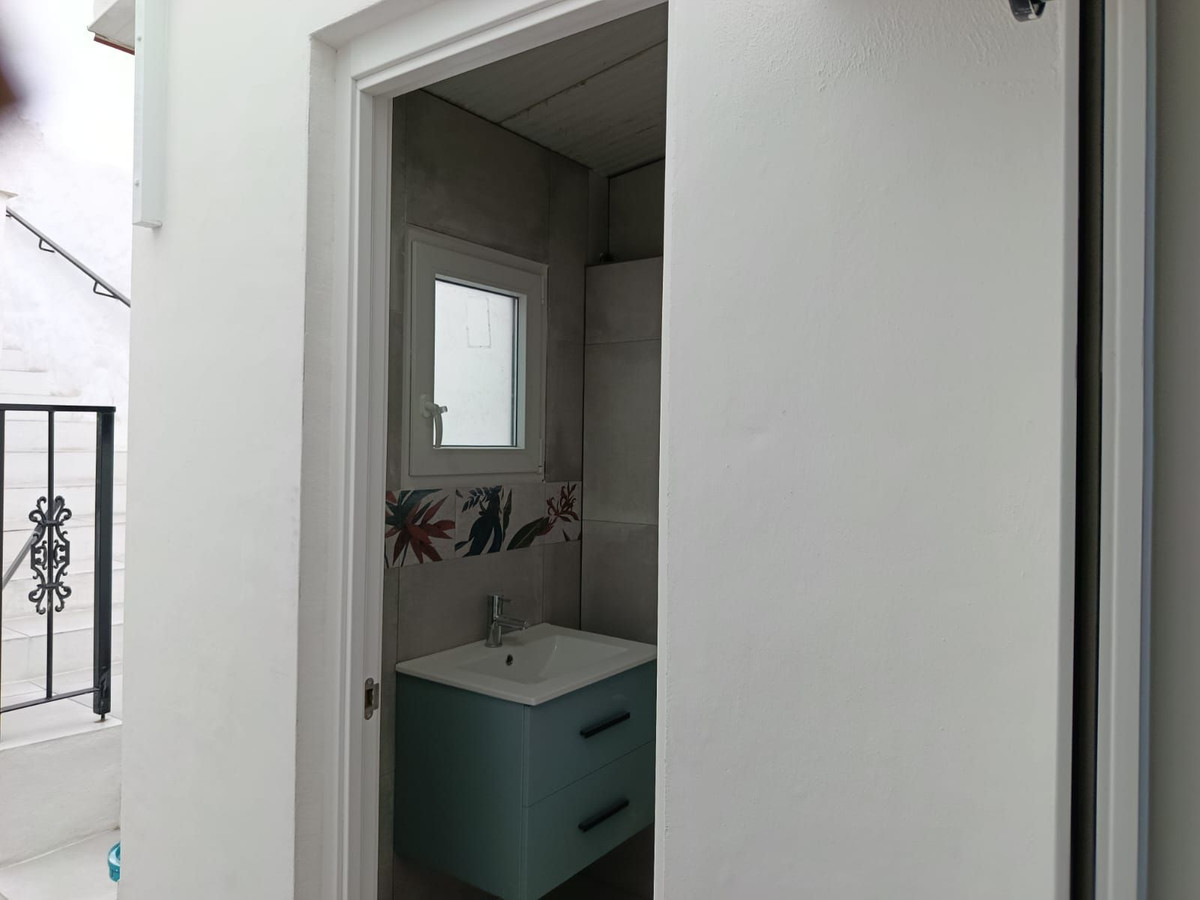 2a57d6a56b59c1e6ffbfb236487e1be5 - 25