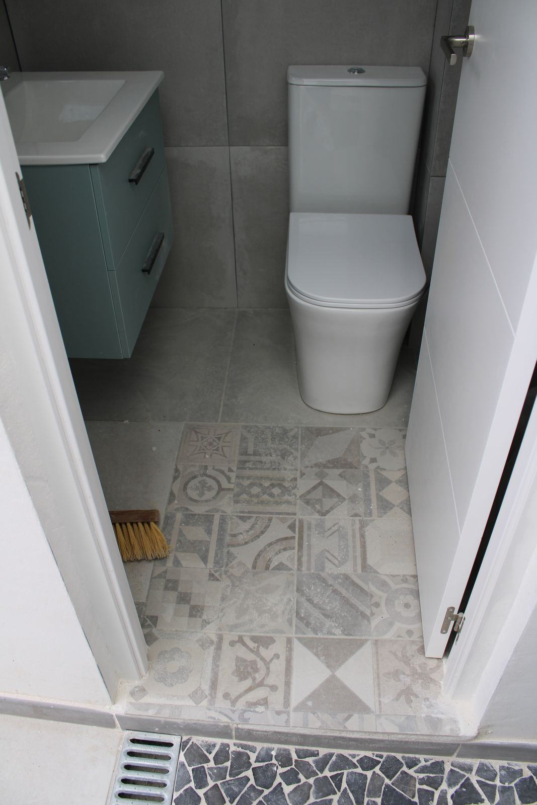 2a57d6a56b59c1e6ffbfb236487e1be5 - 27