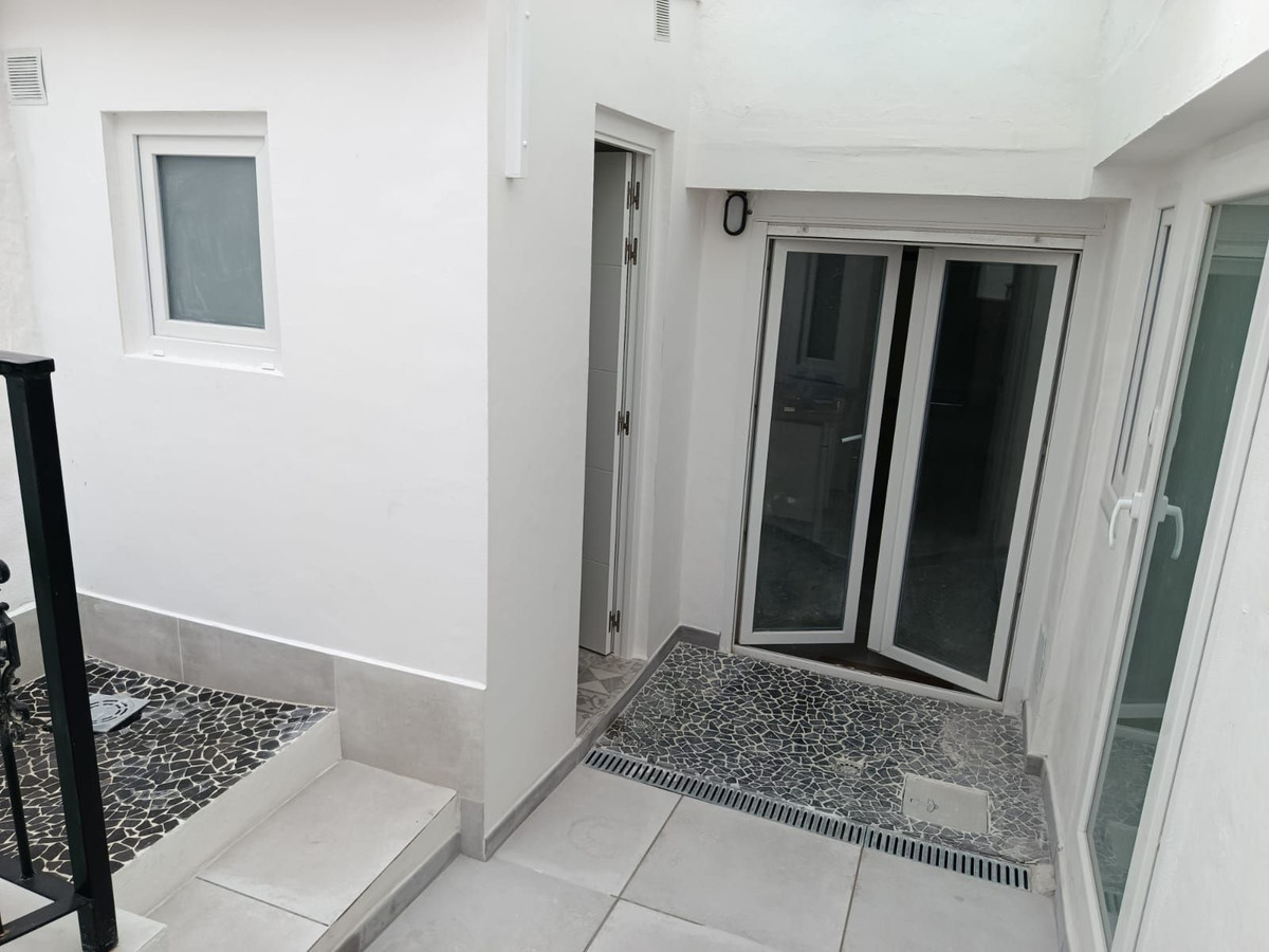 2a57d6a56b59c1e6ffbfb236487e1be5 - 35