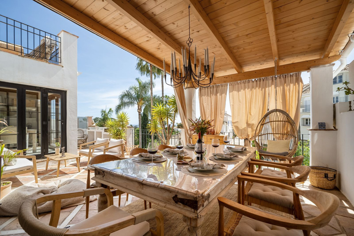 2a964ec8763aecc0c63db8a3e4969ad7 - 1