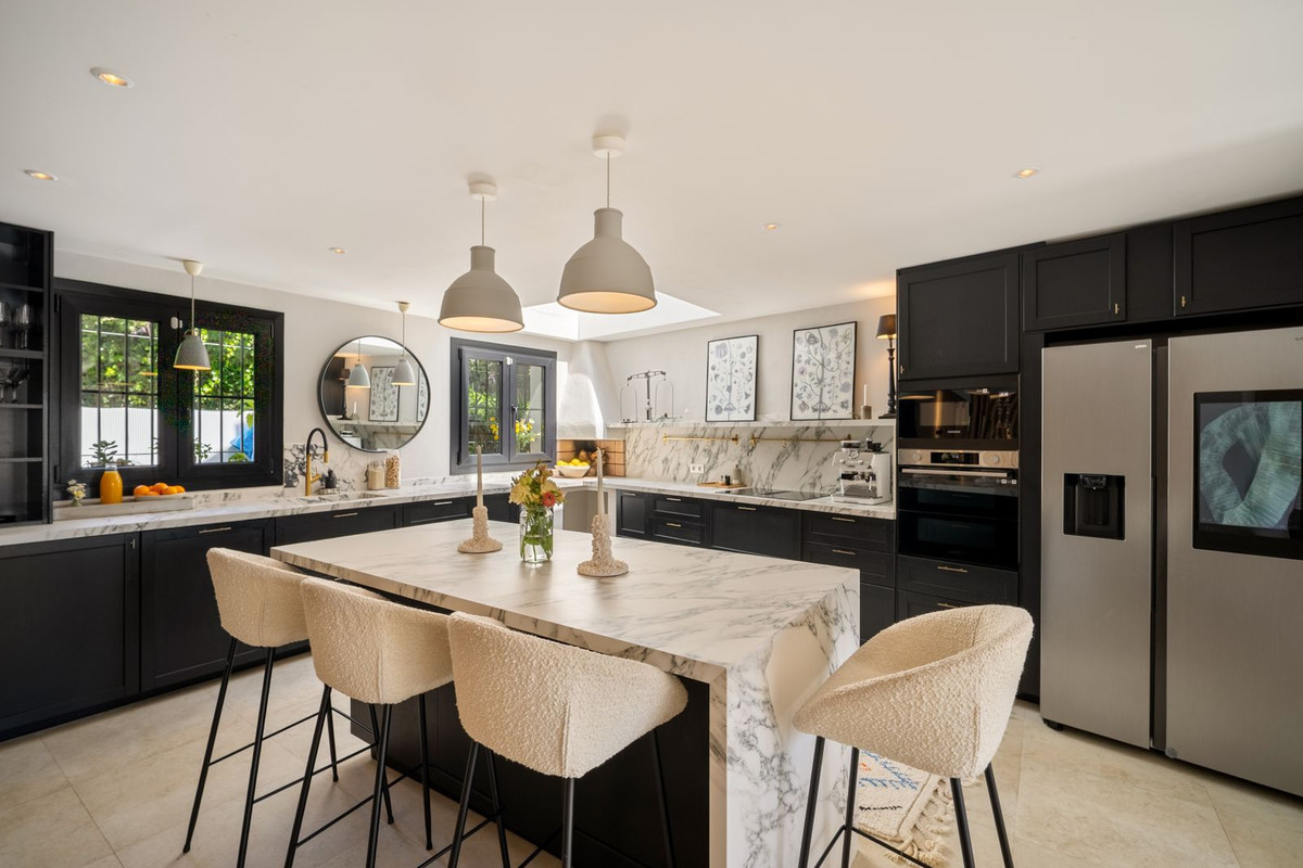 2a964ec8763aecc0c63db8a3e4969ad7 - 11