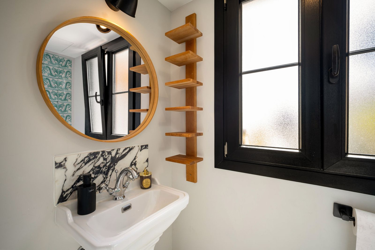 2a964ec8763aecc0c63db8a3e4969ad7 - 16