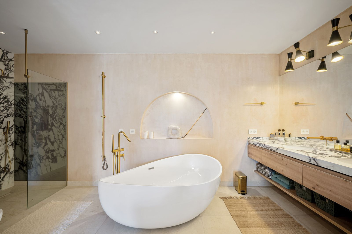 2a964ec8763aecc0c63db8a3e4969ad7 - 32