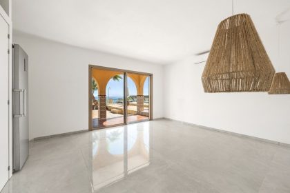 2aeb14b59583aff9b48adafe0c3d4dd0 - 24