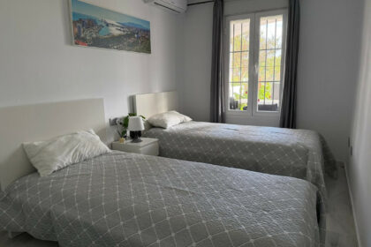 2b4d9dcc01d619563ceed77348a552de - 13