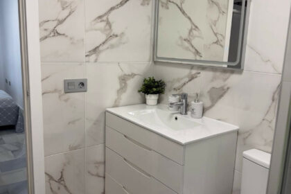 2b4d9dcc01d619563ceed77348a552de - 18