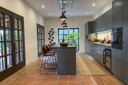 2b4de797b9fca134a95f9522c0390c26 - 10