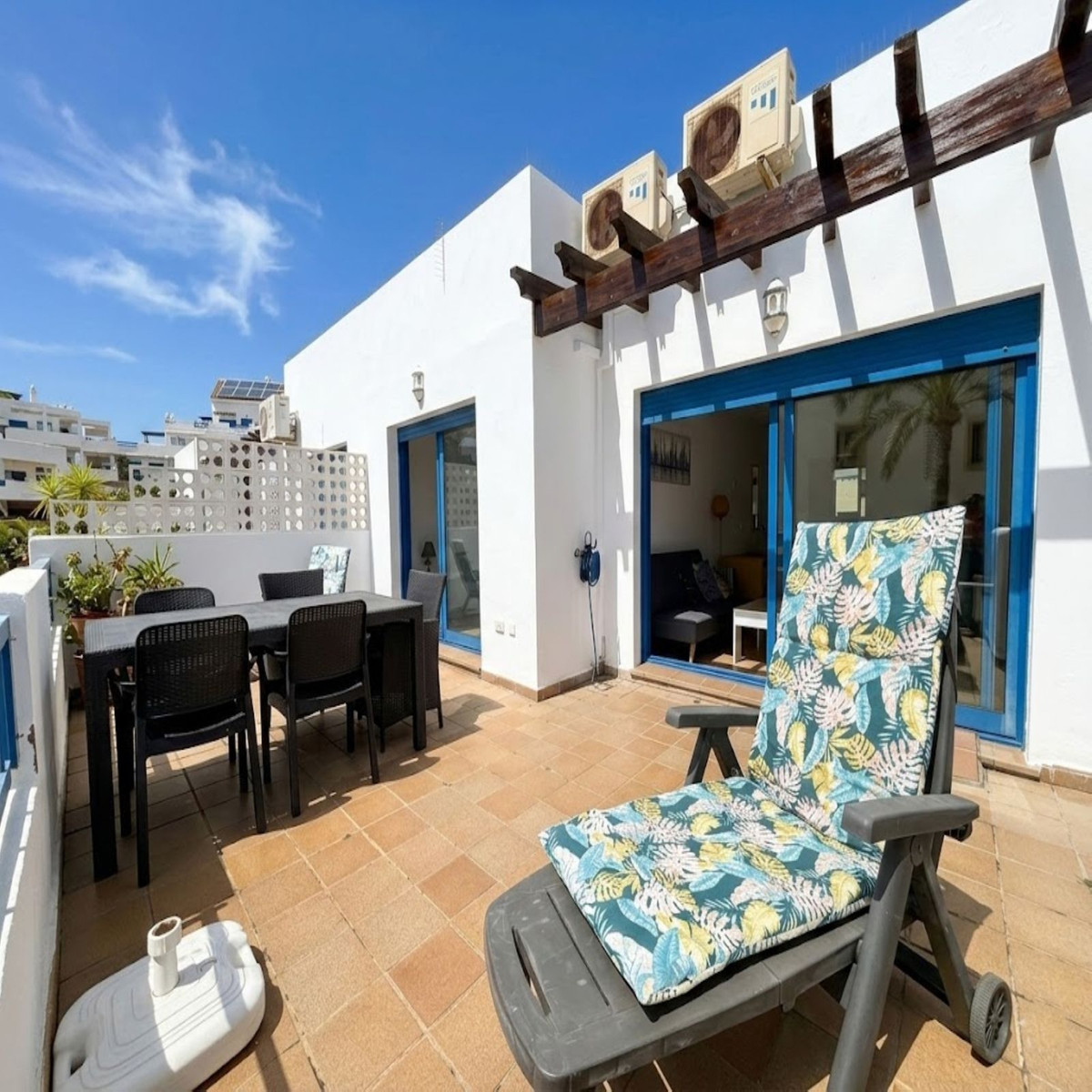 2b7f55c692bf5b4659ca3ce413c15294 - 1