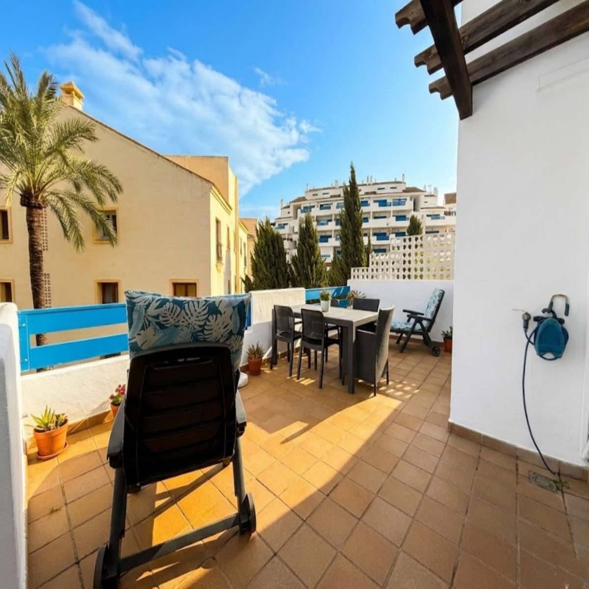 2b7f55c692bf5b4659ca3ce413c15294 - 22