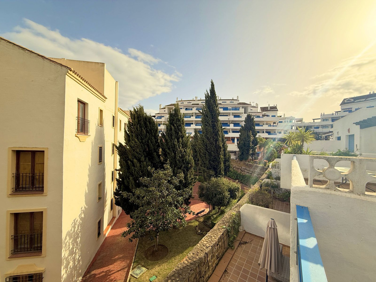 2b7f55c692bf5b4659ca3ce413c15294 - 23