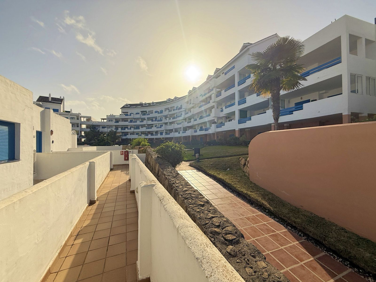 2b7f55c692bf5b4659ca3ce413c15294 - 24