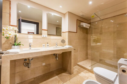 2bc317be7aabfe199747514ed37a212b - 18