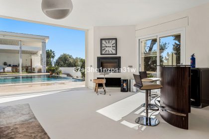 2c303595216446930ae8fbdf614f2ff4 - 12