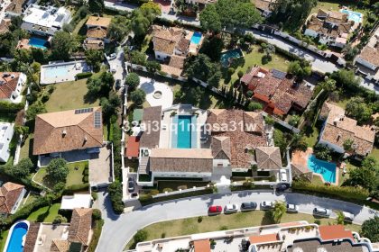 2c303595216446930ae8fbdf614f2ff4 - 27